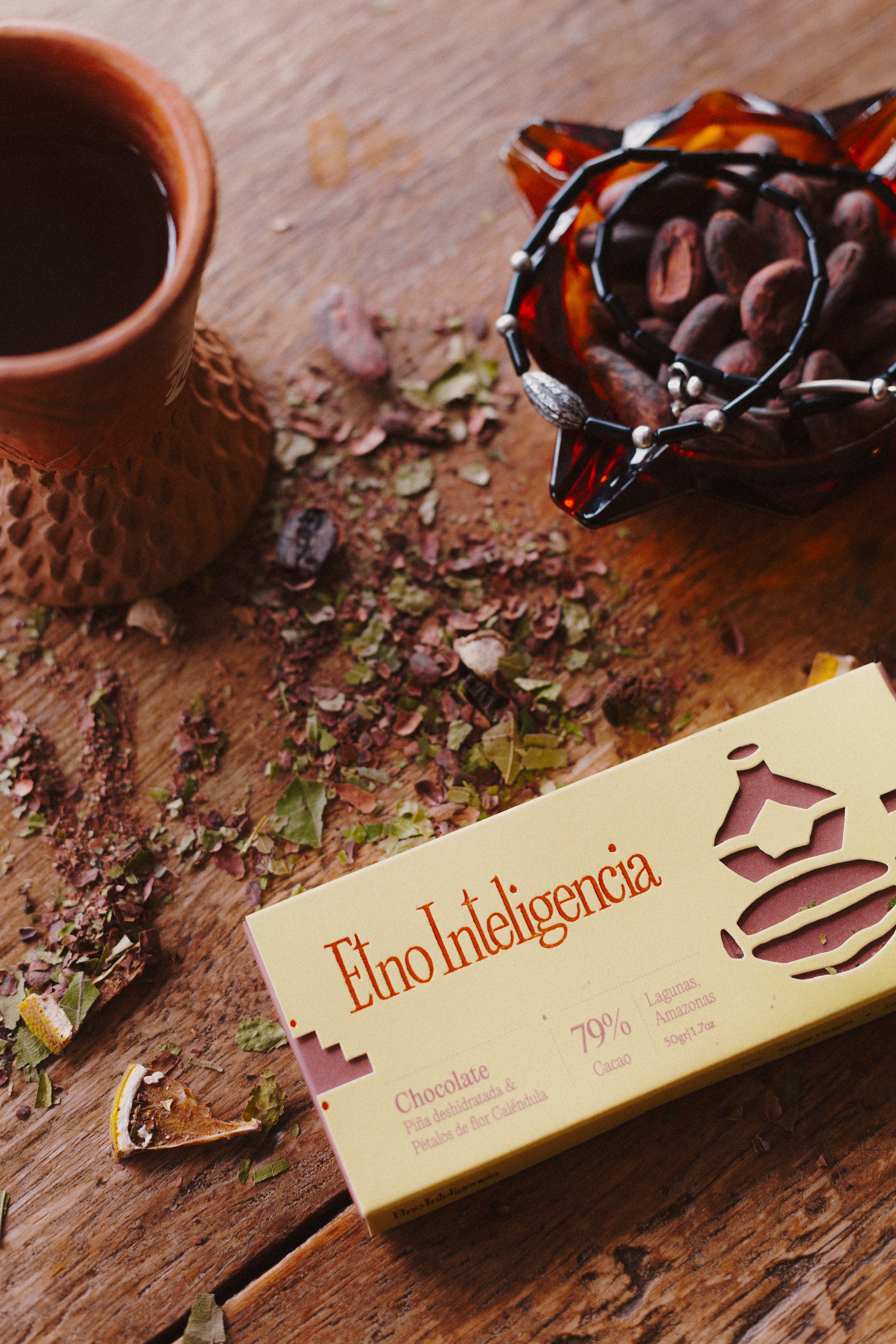 Chocolate 79% Amazonas con piña & calendula